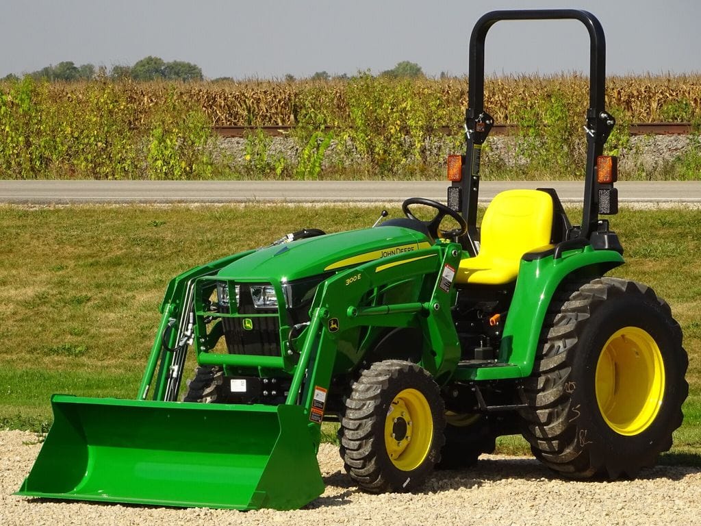 2026 John Deere 3038E Equipment Image0