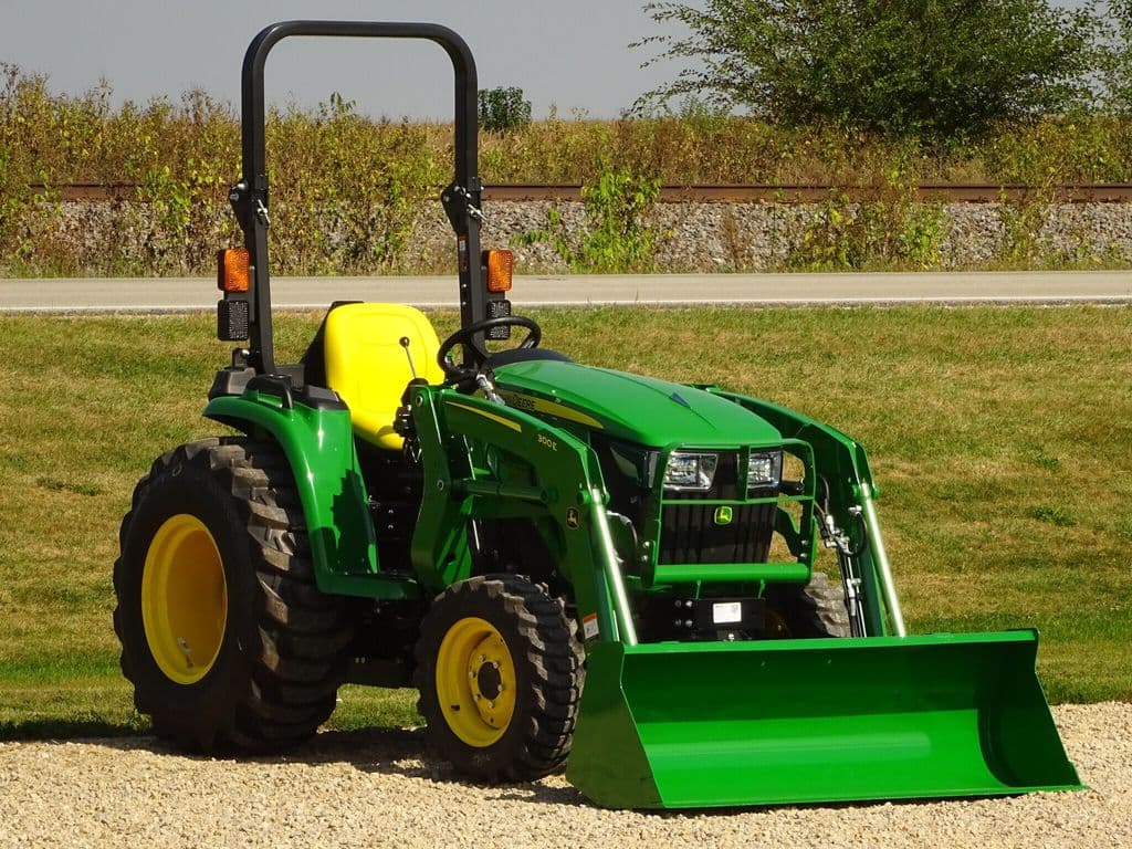 Image of John Deere 3038E Image 1