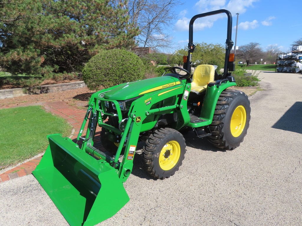 2026 John Deere 3038E Equipment Image0