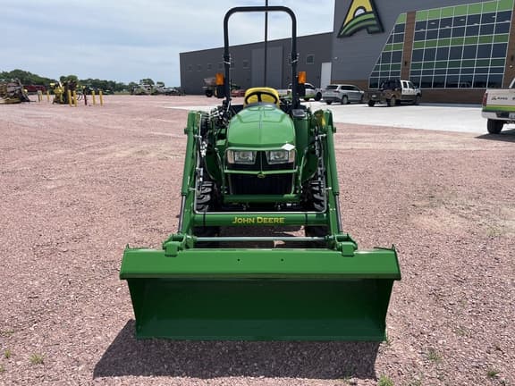 Image of John Deere 3038E equipment image 1