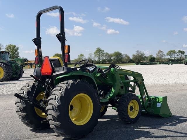 Image of John Deere 3038E equipment image 2