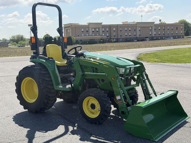 Image of John Deere 3038E equipment image 3