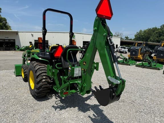 Image of John Deere 3038E equipment image 2