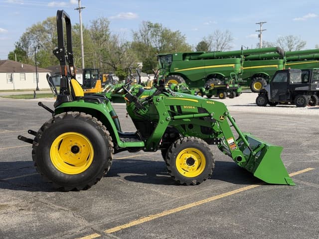 Image of John Deere 3038E equipment image 2