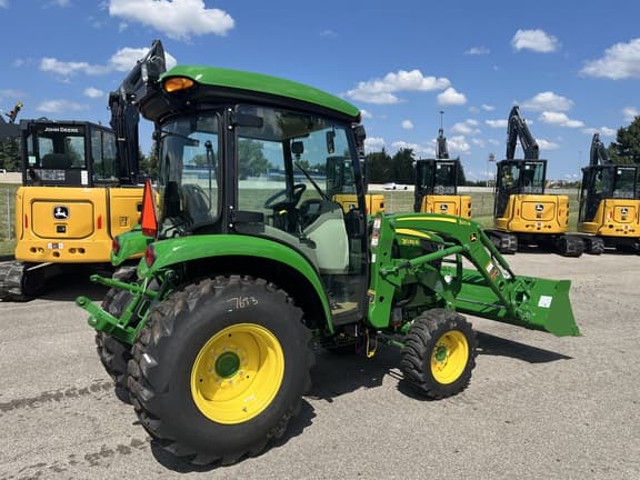 Image of John Deere 3039R equipment image 4
