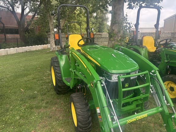 Image of John Deere 3039R equipment image 3