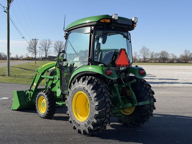 Image of John Deere 3039R equipment image 3