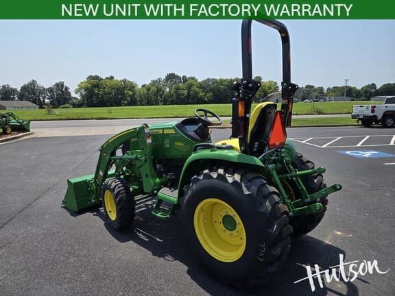 Image of John Deere 3039R equipment image 2