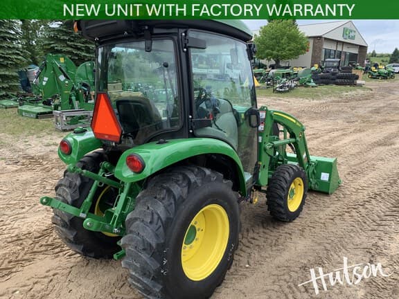 Image of John Deere 3039R equipment image 2