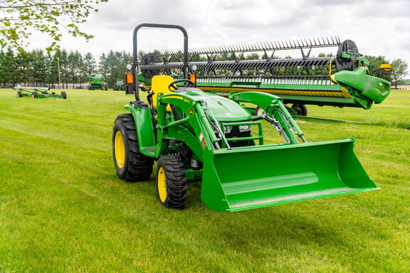 2026 John Deere 3039R Equipment Image0