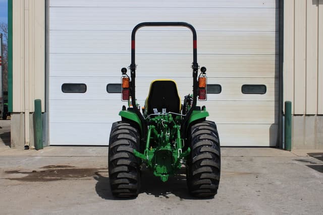 Image of John Deere 3039R equipment image 2