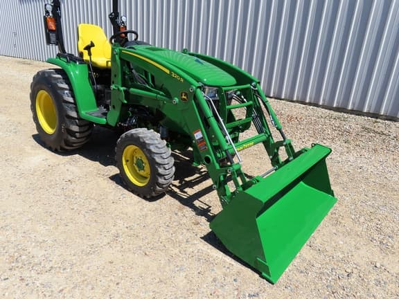 Image of John Deere 3039R equipment image 2