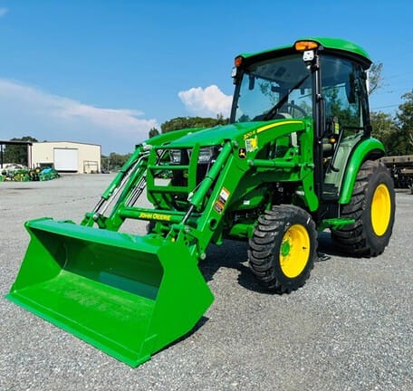 2026 John Deere 3039R Equipment Image0