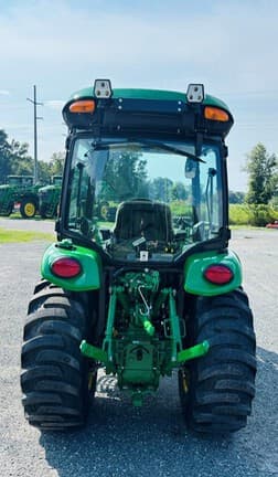 Image of John Deere 3039R equipment image 3