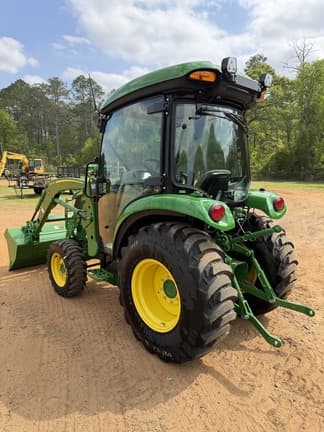 Image of John Deere 3039R equipment image 1