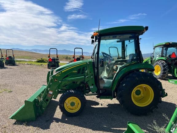 Image of John Deere 3039R equipment image 3