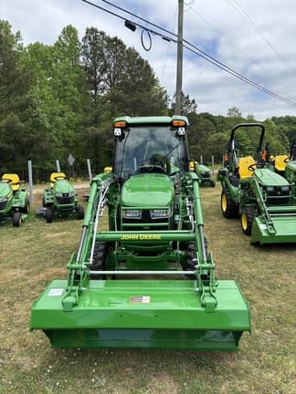Image of John Deere 3046R equipment image 1