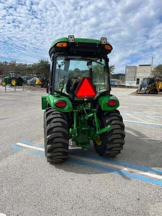 Image of John Deere 3046R equipment image 4
