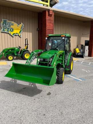 Image of John Deere 3046R equipment image 1