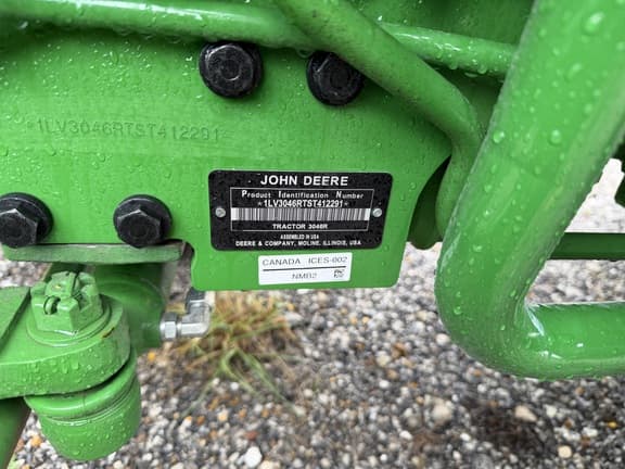 Image of John Deere 3046R equipment image 4