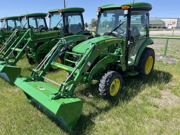 Image of John Deere 3046R equipment image 2