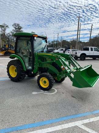 Image of John Deere 3046R equipment image 2