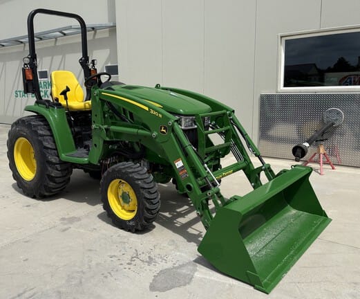 2026 John Deere 3046R Equipment Image0