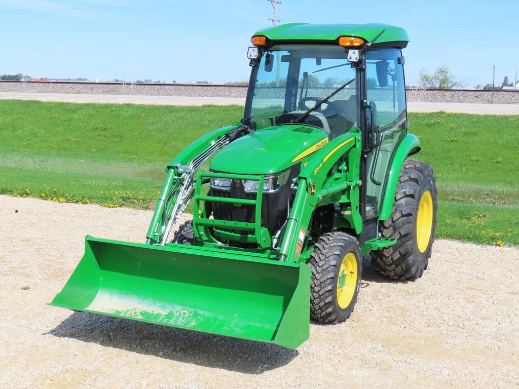 2026 John Deere 3046R Equipment Image0