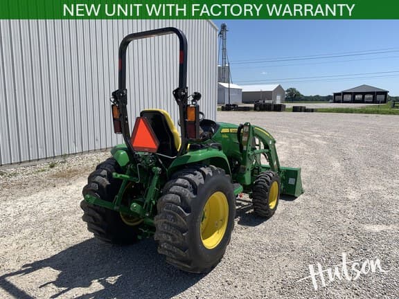 Image of John Deere 3046R equipment image 3