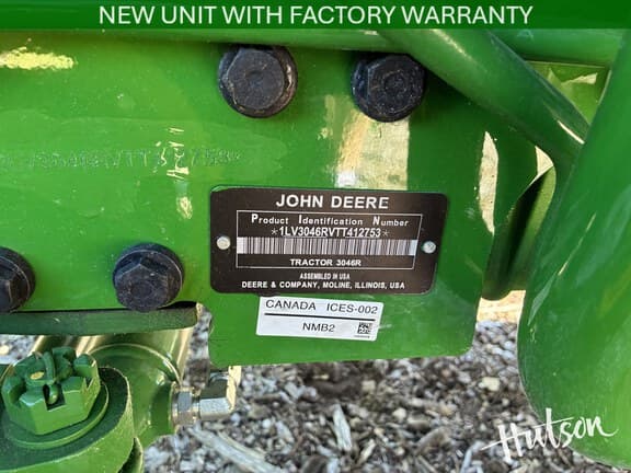 Image of John Deere 3046R equipment image 3