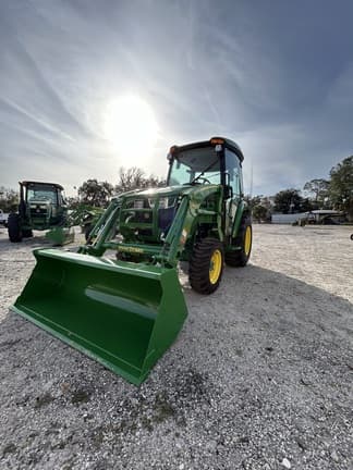 Image of John Deere 3046R equipment image 1