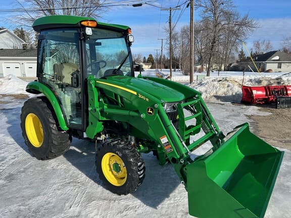 Image of John Deere 3046R Image 1