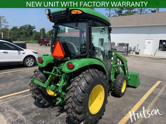 Image of John Deere 3046R equipment image 3