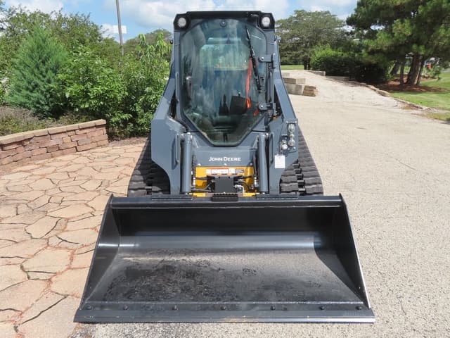 Image of John Deere 317P equipment image 4