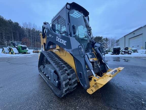 Image of John Deere 317P equipment image 3