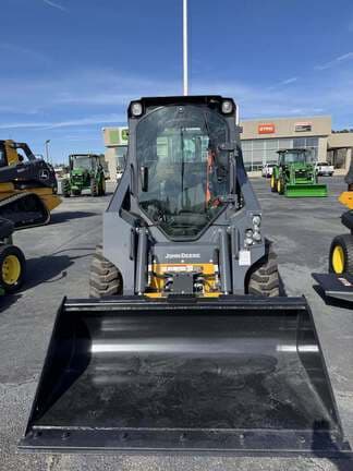 Image of John Deere 318P equipment image 2