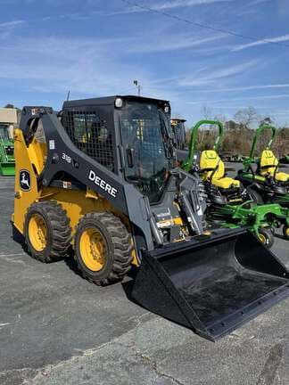 Image of John Deere 318P equipment image 1