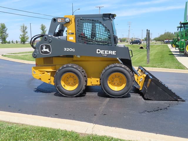 Image of John Deere 320G equipment image 2