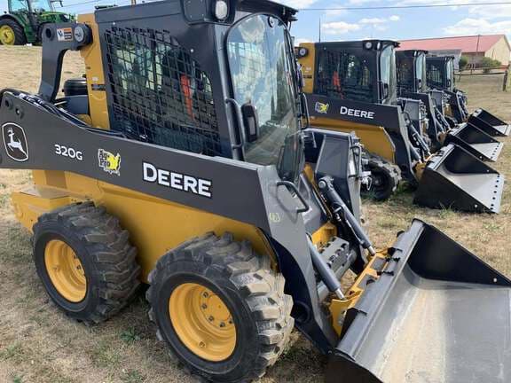 Image of John Deere 320G equipment image 4