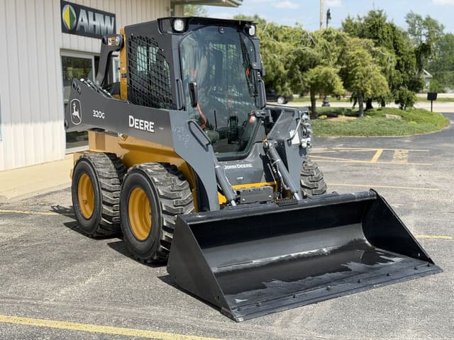 Image of John Deere 320G equipment image 3