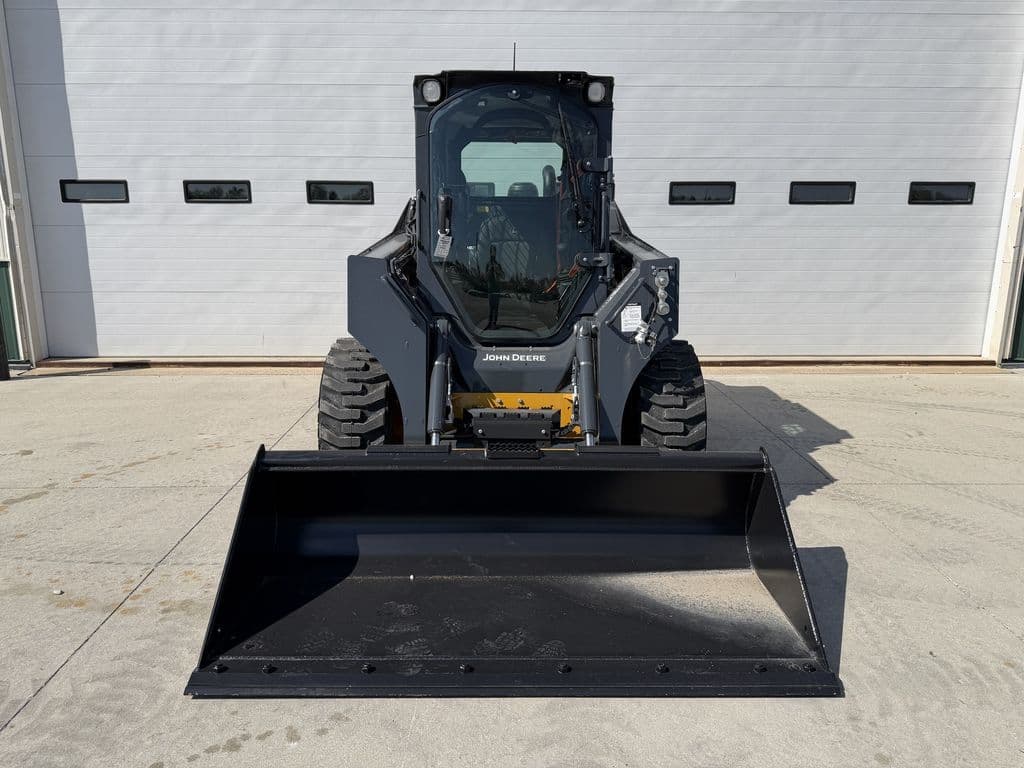 Image of John Deere 320G Primary image