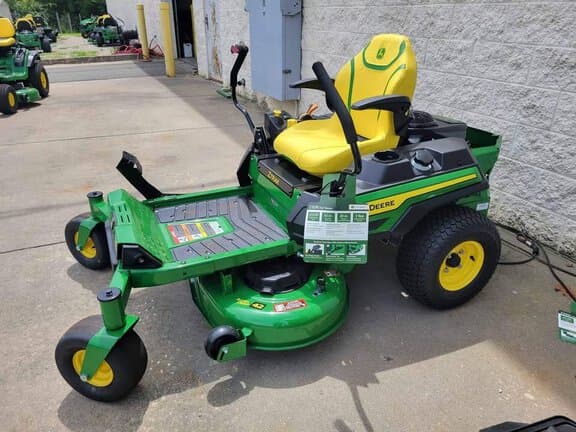 Image of John Deere 320R equipment image 3