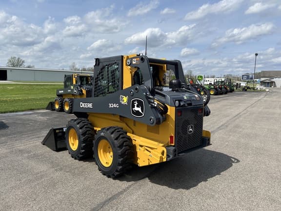 Image of John Deere 324P equipment image 3