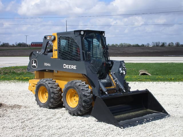 Image of John Deere 324G equipment image 2