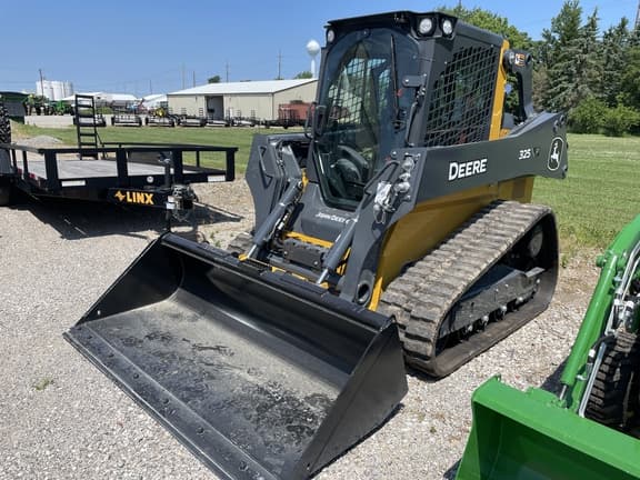 Image of John Deere 325P Image 0
