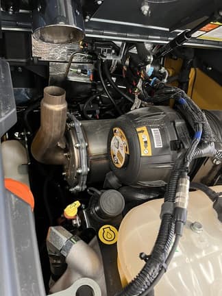 Image of John Deere 325G equipment image 1