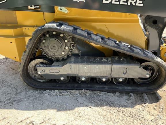 Image of John Deere 325G equipment image 4