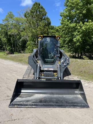 Image of John Deere 333P equipment image 3