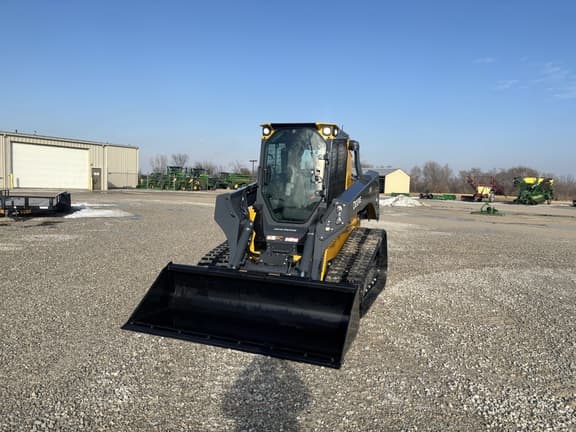 Image of John Deere 333P equipment image 2