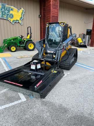 Image of John Deere 333P equipment image 1